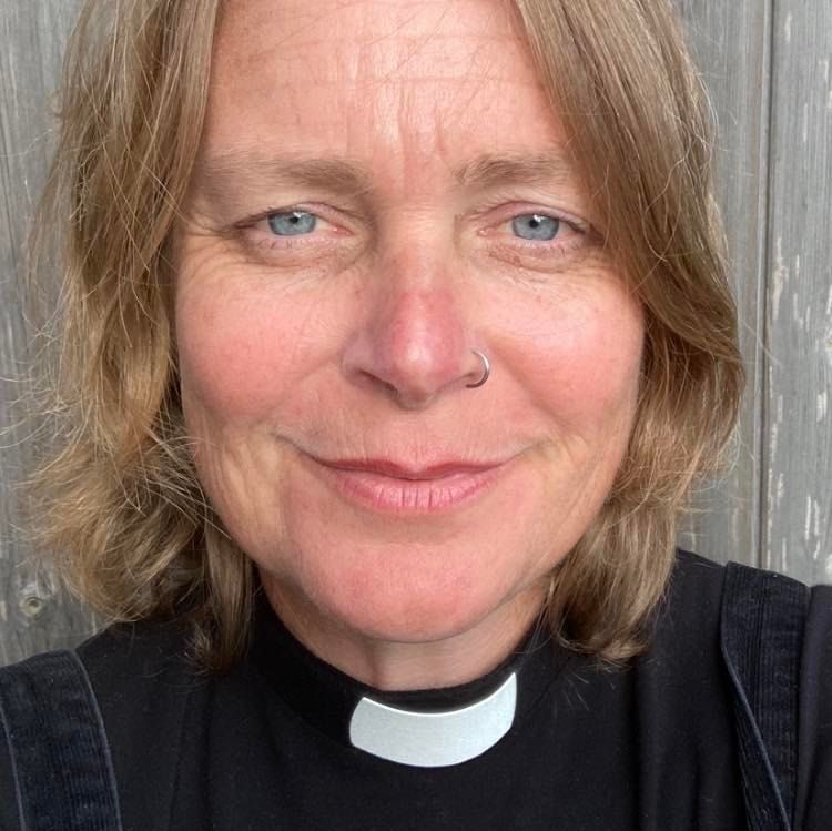 Revd. Emily head shot