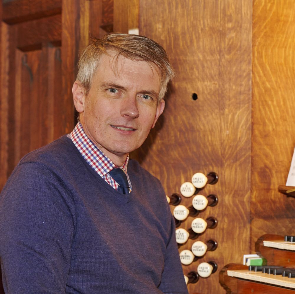 Dr Simon Ainge